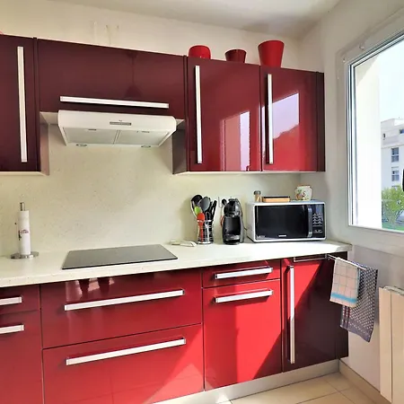 Bel Au Centre De Avec Balcon, Garage Et Ascenseur - Fr-1-494-188 Apartment