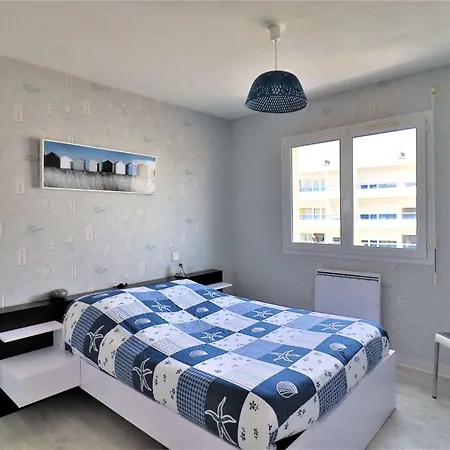 Apartment Bel Au Centre De Avec Balcon, Garage Et Ascenseur - Fr-1-494-188